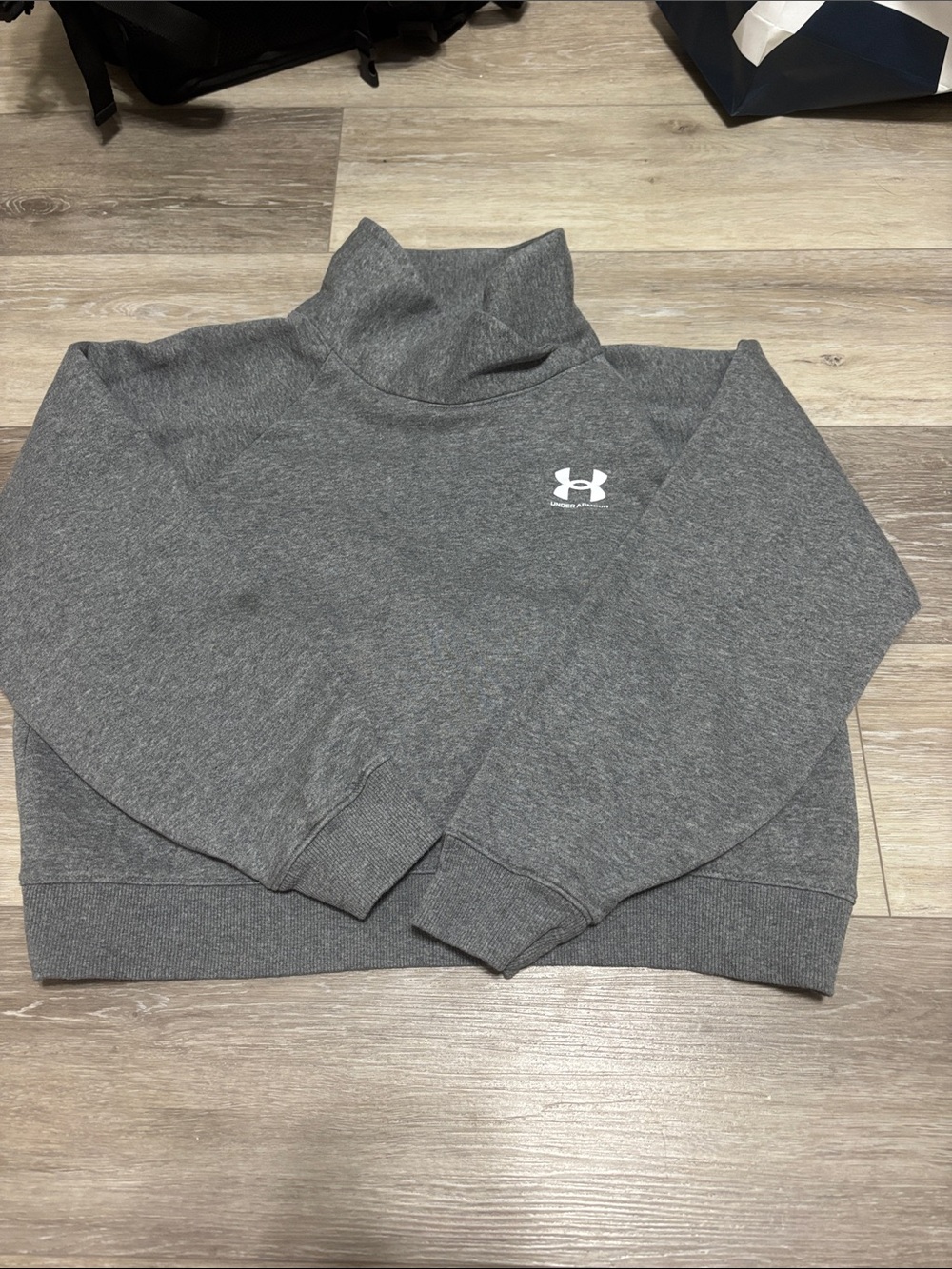 Under Armour Charcoal Gray Mock Neck Pullover Sweatshirt